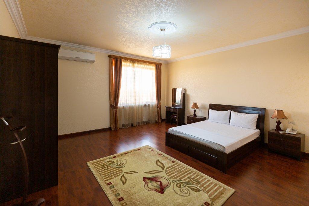 La Defense Hotel Jereván Kültér fotó